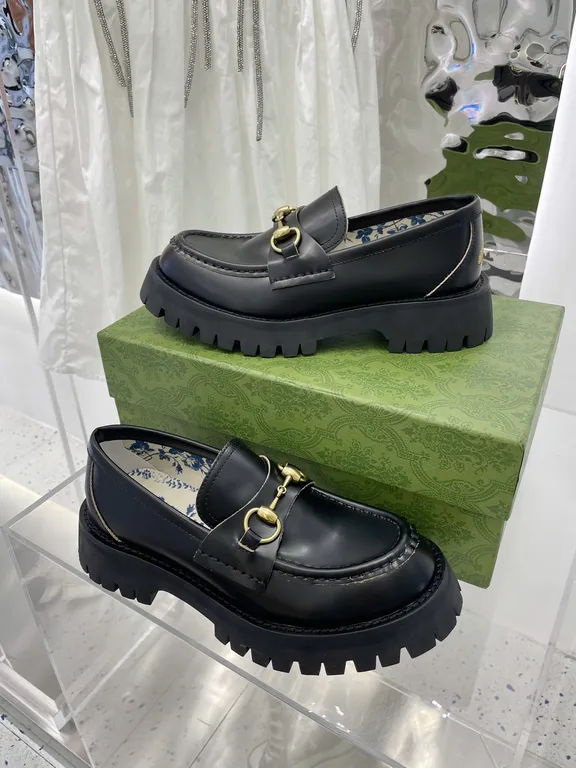 Gucci Shoe 